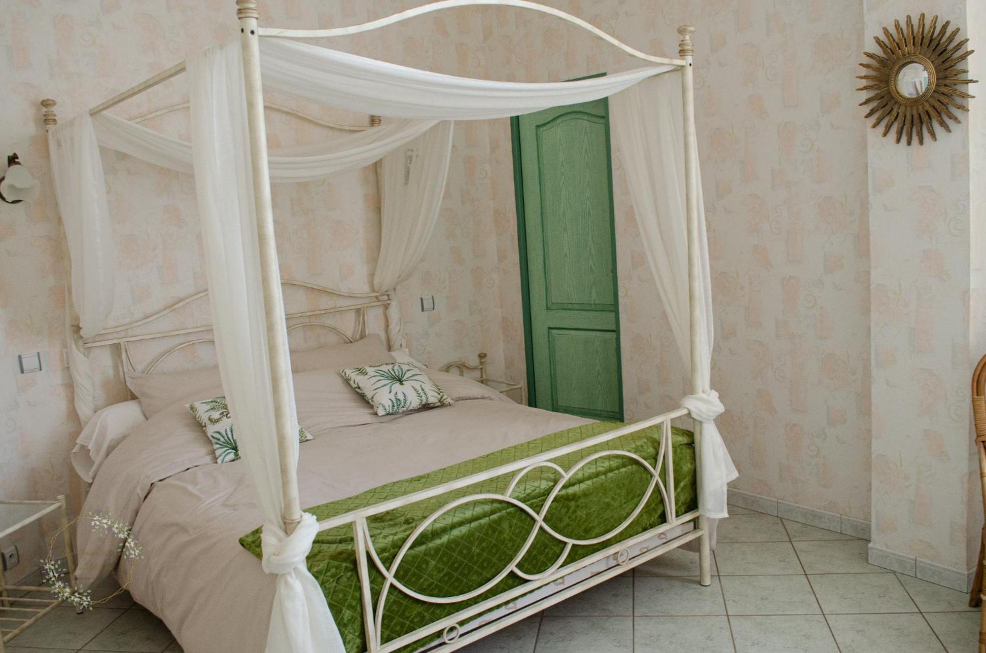 Les Dependances Du Chateau Noailles  ภายนอก รูปภาพ